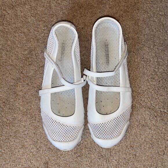 Skechers White Leather and Mesh Bikers Mary Janes 9 - Picture 1 of 11